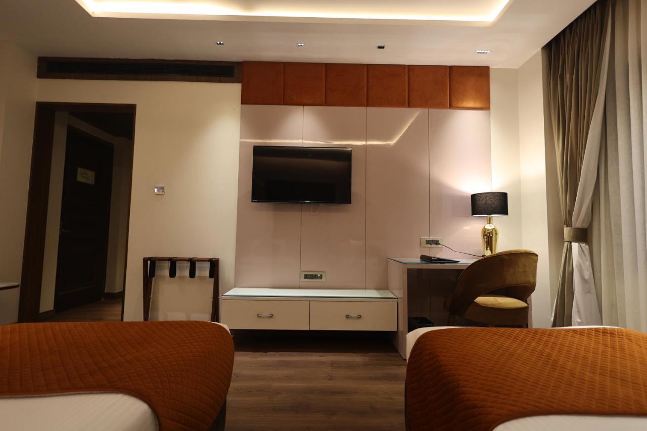 The Ramayana Hotel, Ayodhya Exterior photo