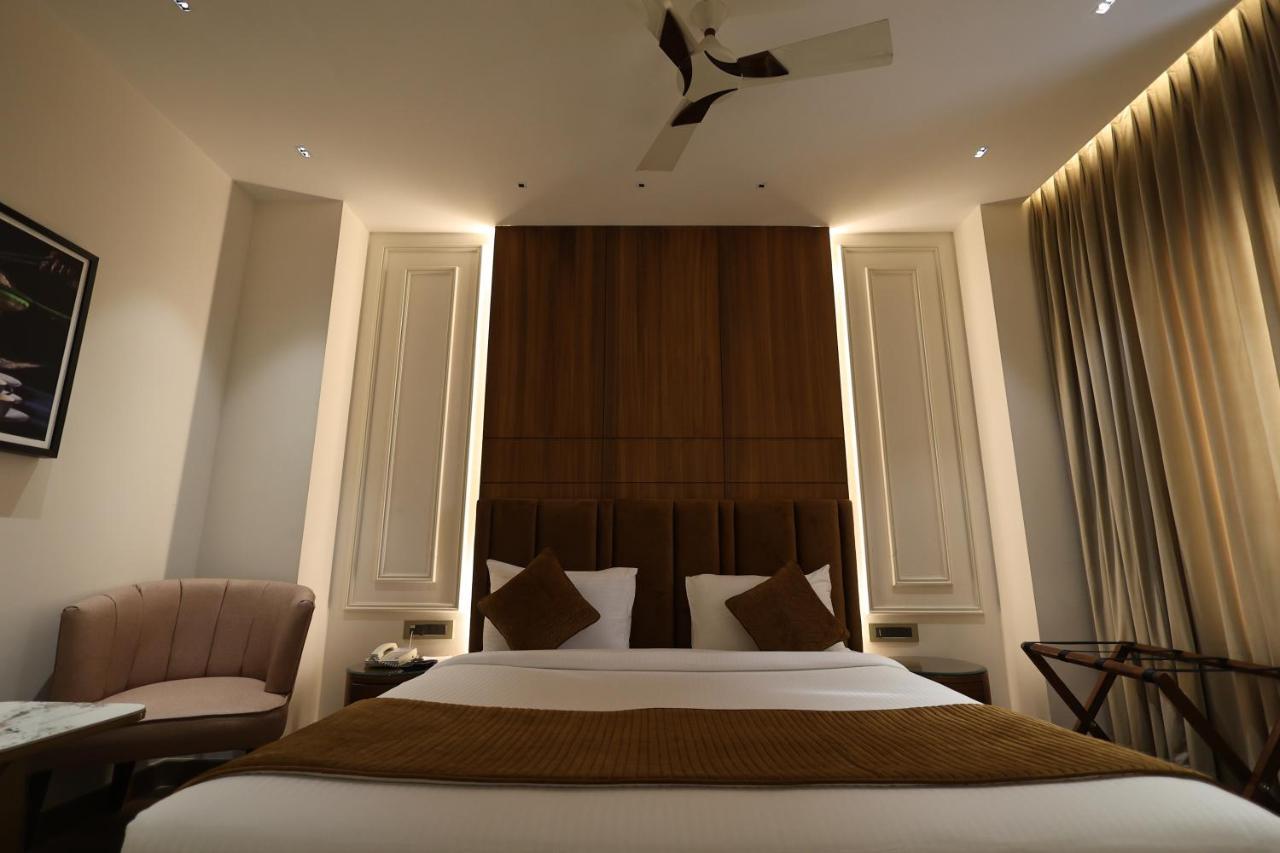 The Ramayana Hotel, Ayodhya Exterior photo