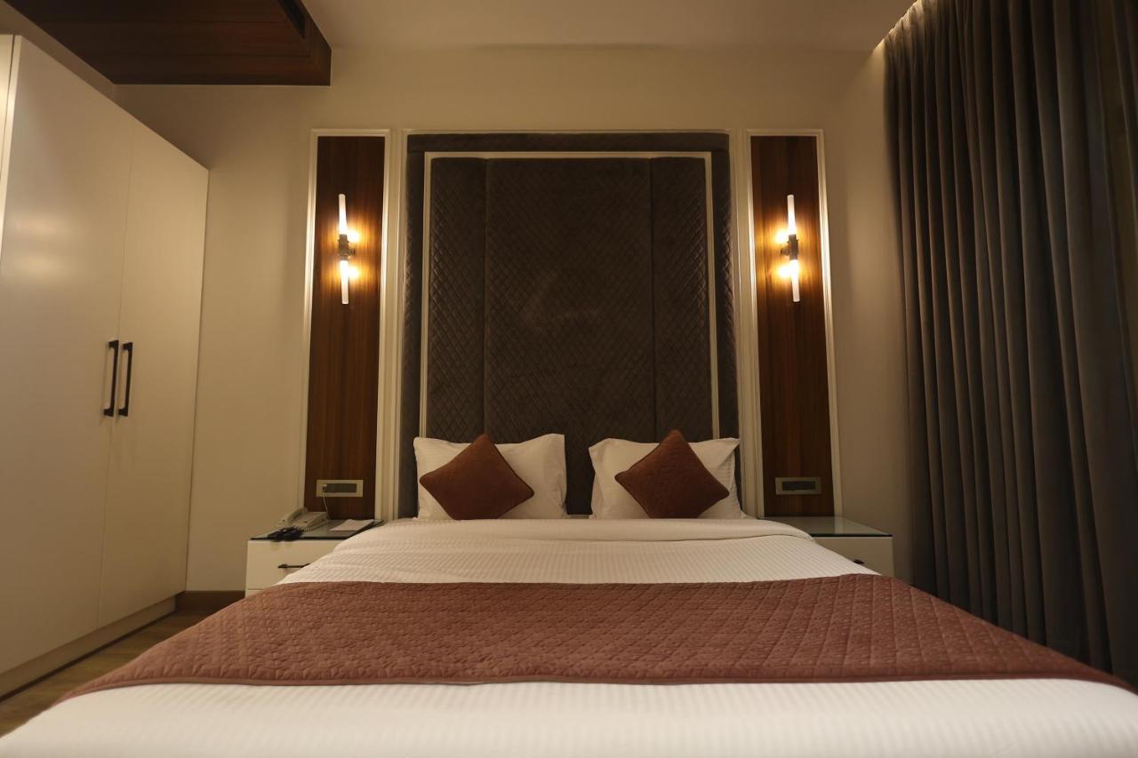 The Ramayana Hotel, Ayodhya Exterior photo
