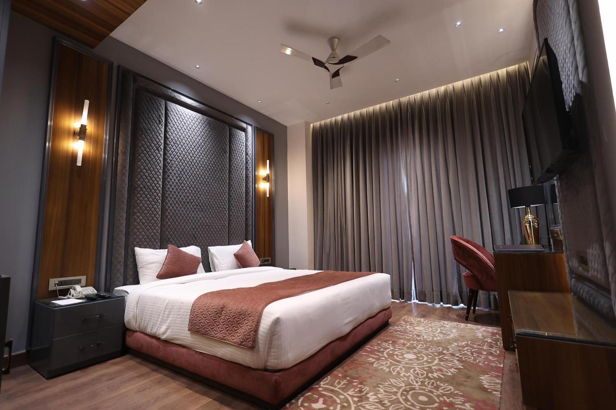 The Ramayana Hotel, Ayodhya Exterior photo